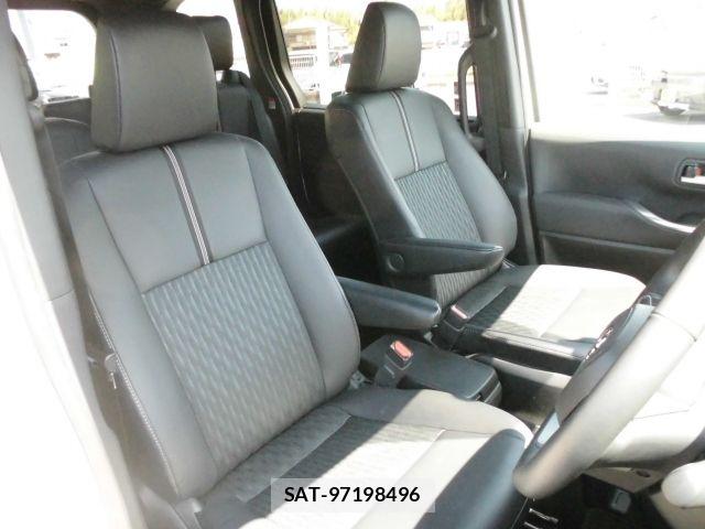 Toyota NOAH 2023-10 8781395-9