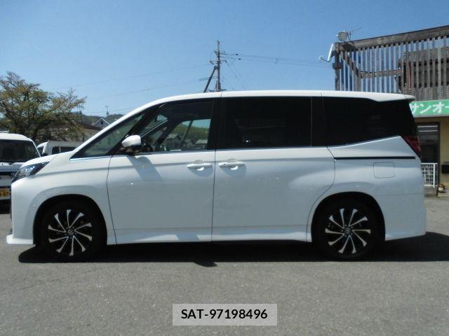 Toyota NOAH 2023-10 8781395-7