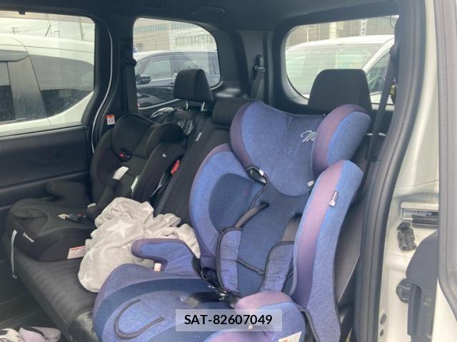 Toyota NOAH 2022-12 8781394-9