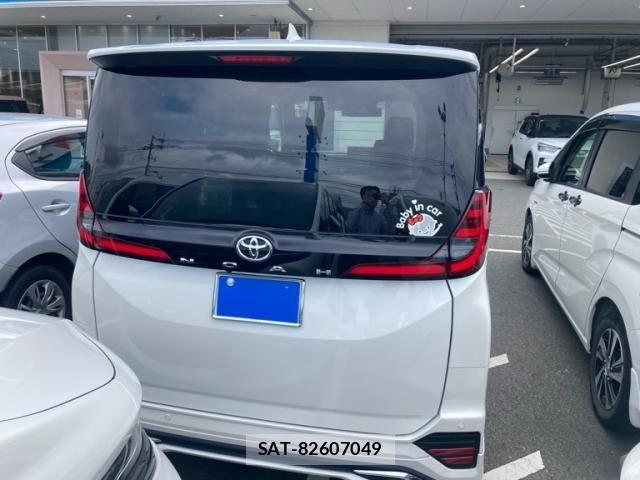 Toyota NOAH 2022-12 8781394-10