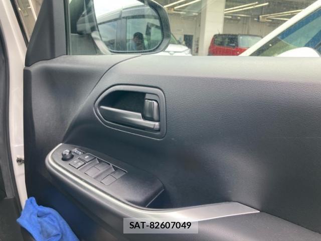 Toyota NOAH 2022-12 8781394-11