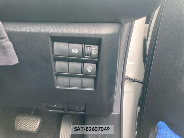 Toyota NOAH 2022-12 8781394-14