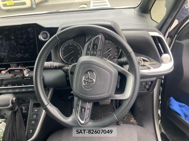 Toyota NOAH 2022-12 8781394-16