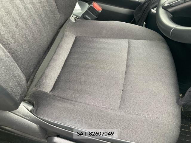 Toyota NOAH 2022-12 8781394-17