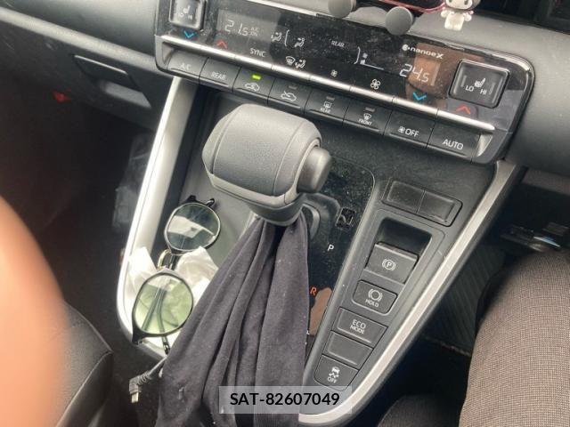 Toyota NOAH 2022-12 8781394-21