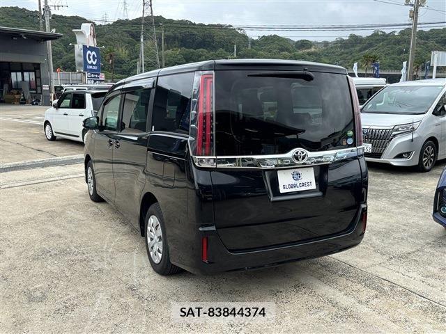 Toyota NOAH 2017-12 8796941-13