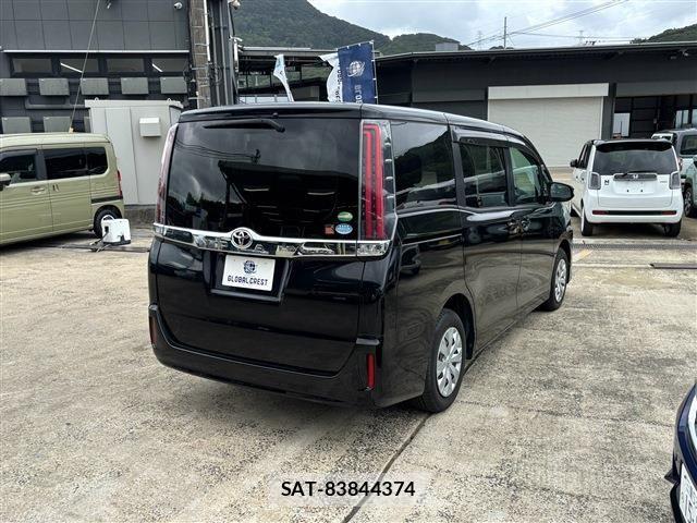 Toyota NOAH 2017-12 8796941-15