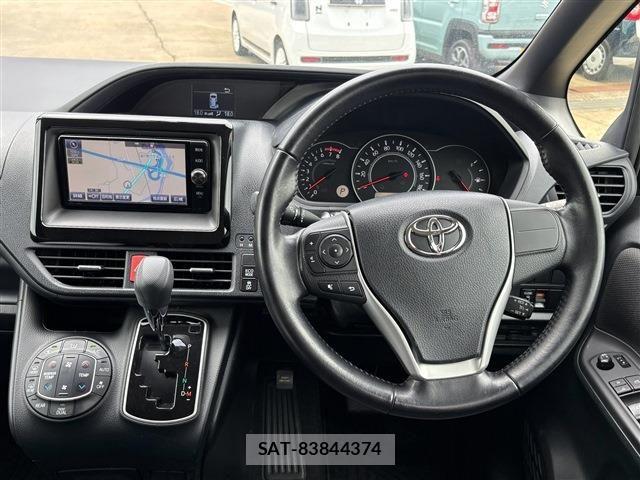 Toyota NOAH 2017-12 8796941-23