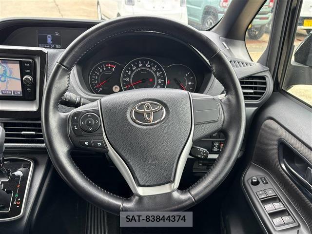 Toyota NOAH 2017-12 8796941-27
