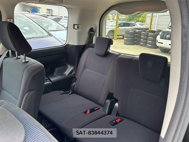 Toyota NOAH 2017-12 8796941-6