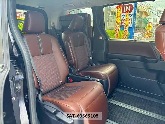 Toyota NOAH 2022-04 8796930-10