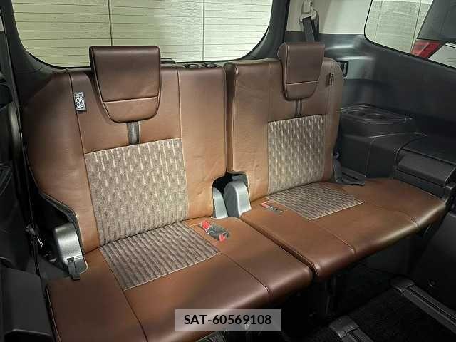 Toyota NOAH 2022-04 8796930-11