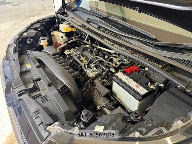 Toyota NOAH 2022-04 8796930-13