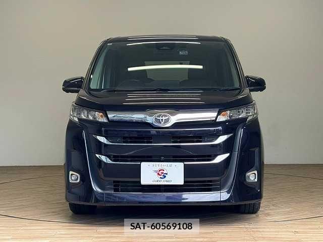 Toyota NOAH 2022-04 8796930-14
