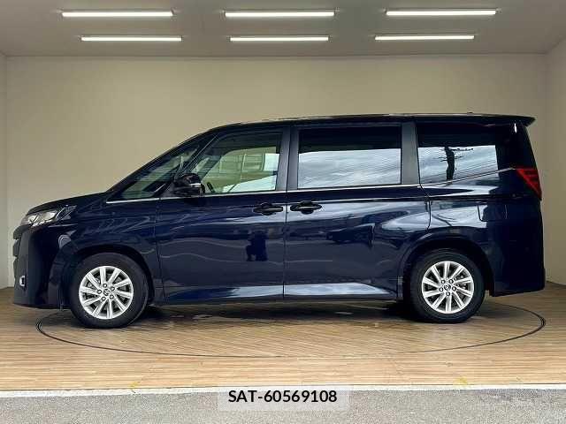 Toyota NOAH 2022-04 8796930-16