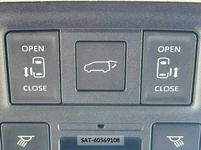 Toyota NOAH 2022-04 8796930-5