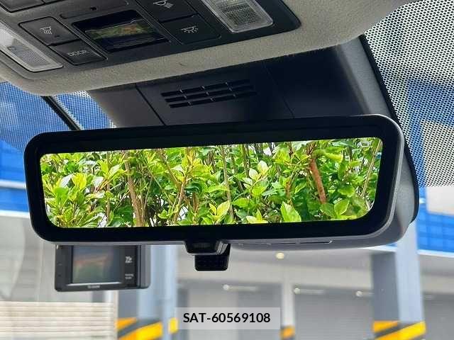 Toyota NOAH 2022-04 8796930-6