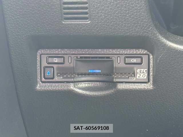 Toyota NOAH 2022-04 8796930-7