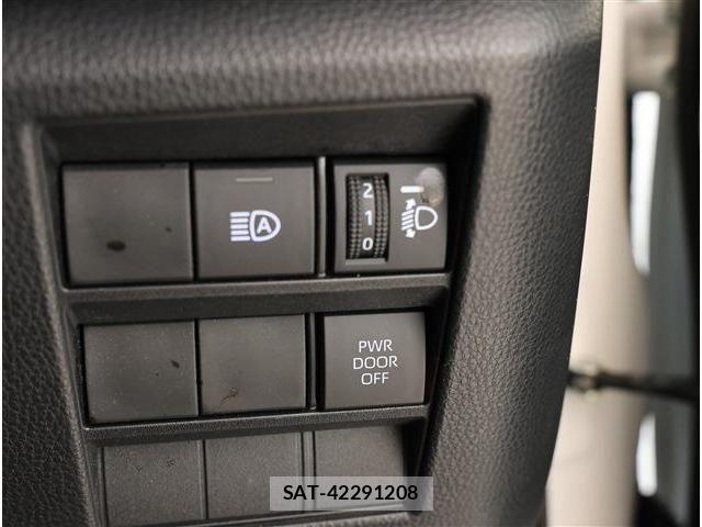 Toyota NOAH 2025-05 8796935-10