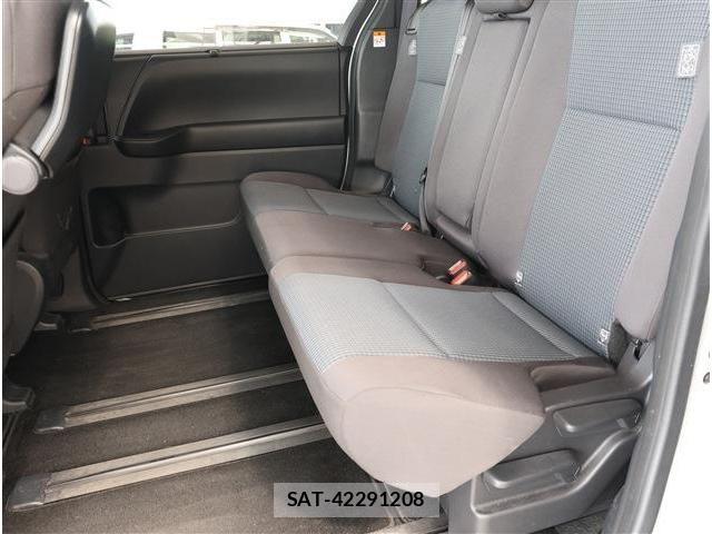 Toyota NOAH 2025-05 8796935-15