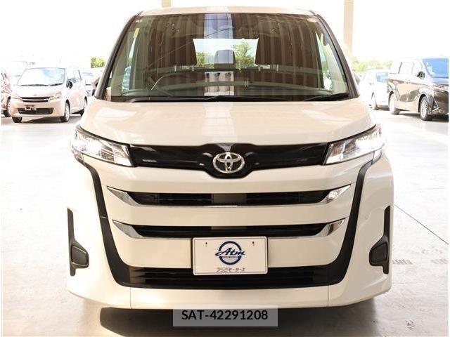 Toyota NOAH 2025-05 8796935-19