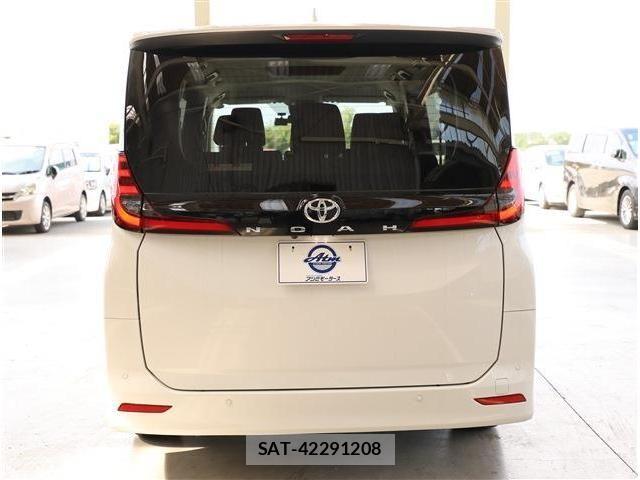 Toyota NOAH 2025-05 8796935-23