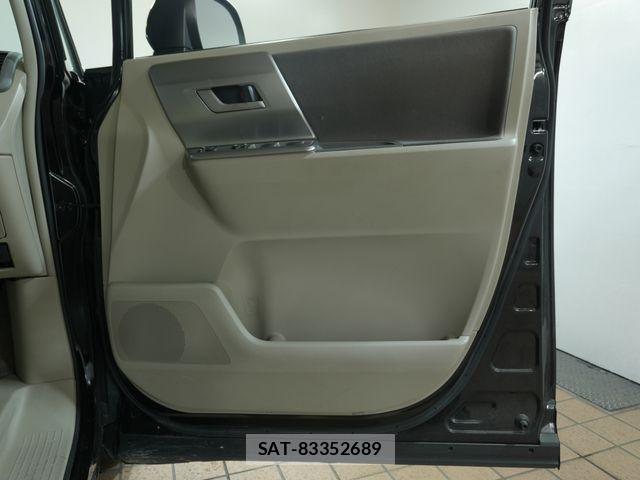 Toyota NOAH 2010-01 8796945-17