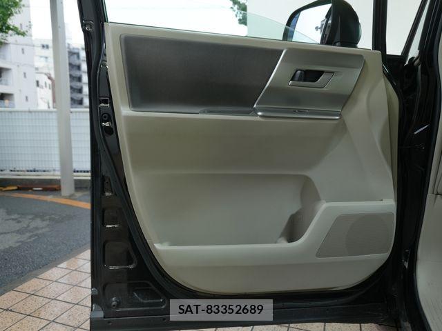 Toyota NOAH 2010-01 8796945-19