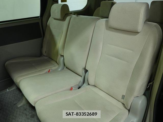 Toyota NOAH 2010-01 8796945-22