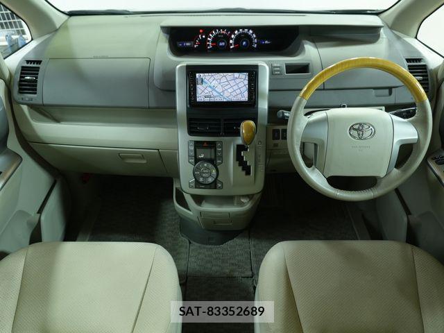 Toyota NOAH 2010-01 8796945-5