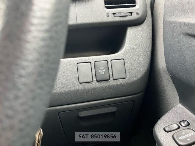 Toyota NOAH 2008-09 8796947-14