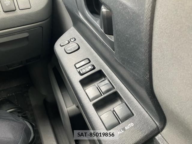 Toyota NOAH 2008-09 8796947-15