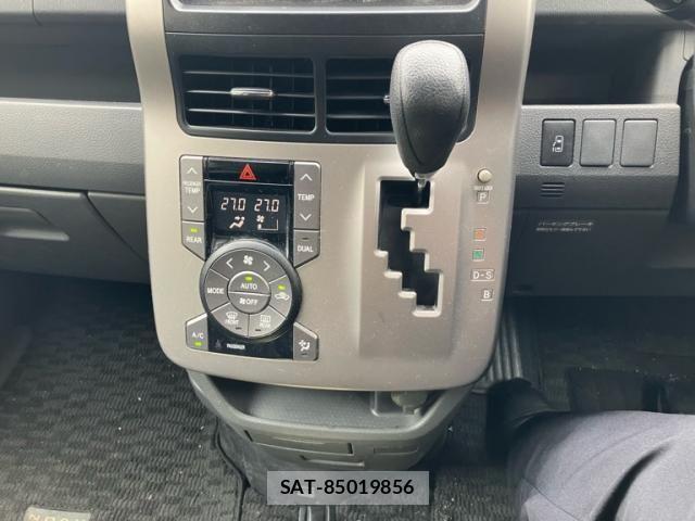 Toyota NOAH 2008-09 8796947-17