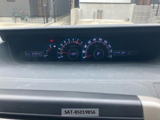 Toyota NOAH 2008-09 8796947-18