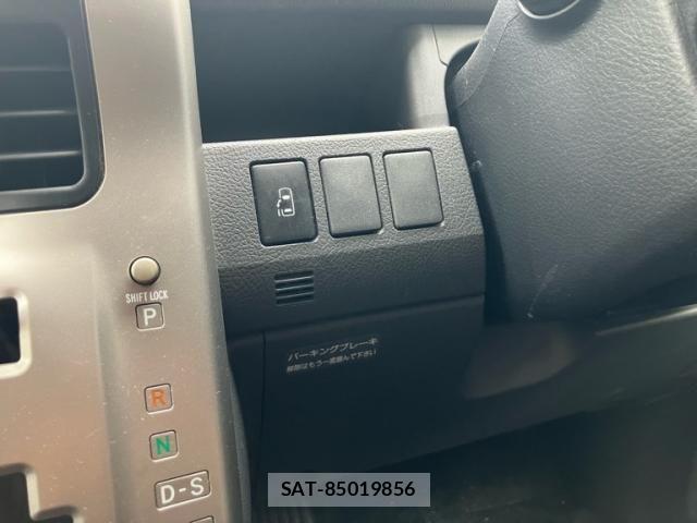 Toyota NOAH 2008-09 8796947-20