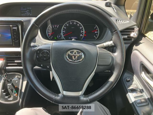 Toyota NOAH 2014-08 8796946-10