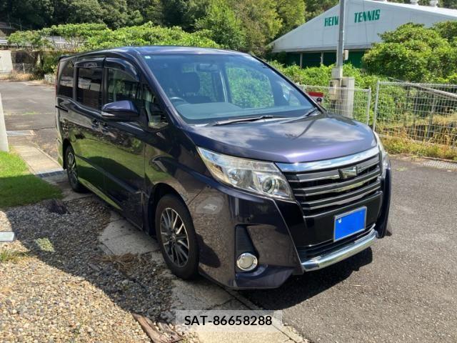 Toyota NOAH 2014-08 8796946-1