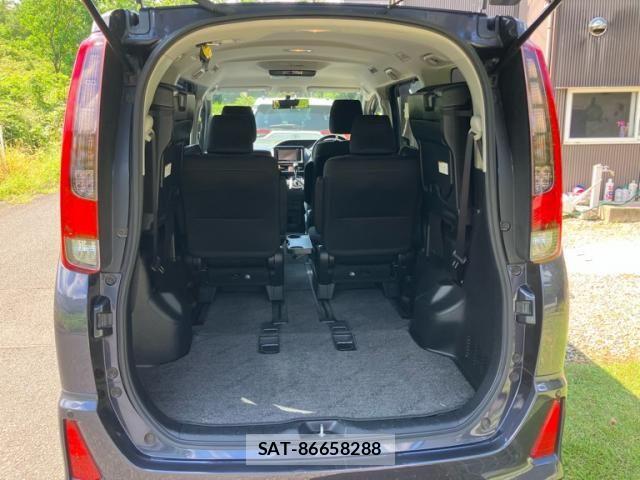 Toyota NOAH 2014-08 8796946-19