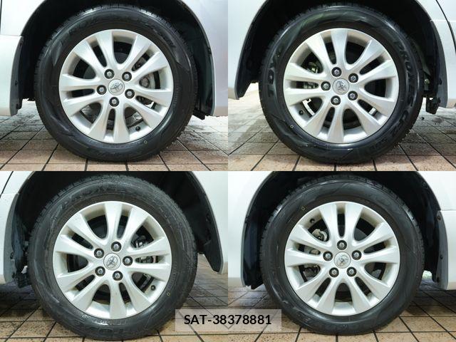 Toyota NOAH 2012-01 8796942-5
