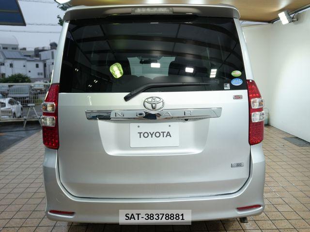 Toyota NOAH 2012-01 8796942-7