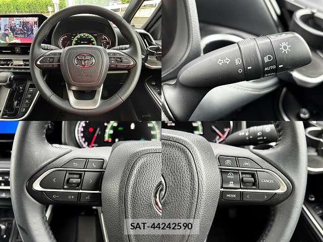 Toyota NOAH 2022-04 8830799-3