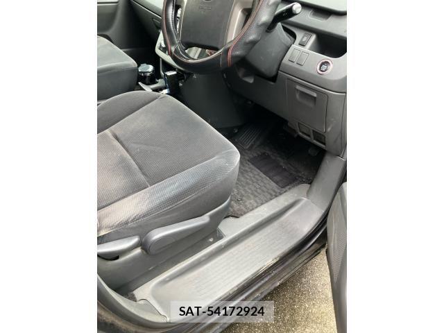 Toyota NOAH 2008-09 8830808-11