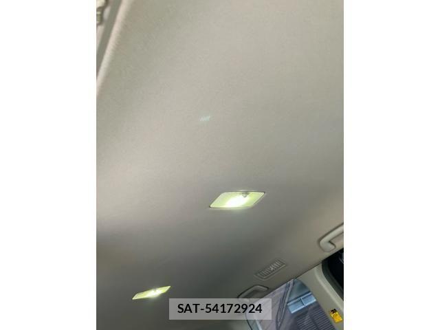 Toyota NOAH 2008-09 8830808-16