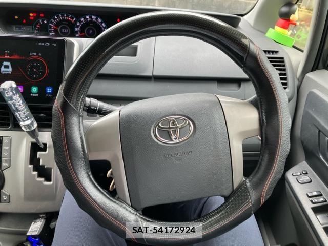 Toyota NOAH 2008-09 8830808-19