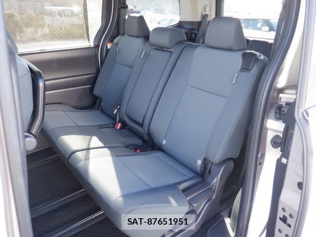 Toyota NOAH 2023-07 8830800-10