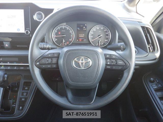 Toyota NOAH 2023-07 8830800-15