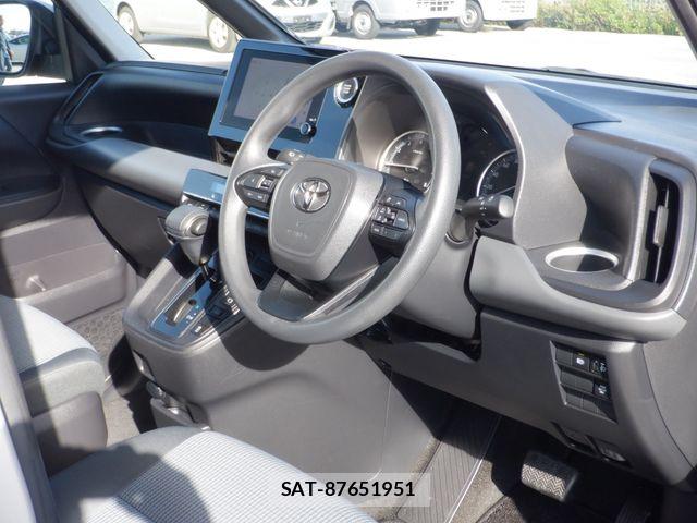 Toyota NOAH 2023-07 8830800-16