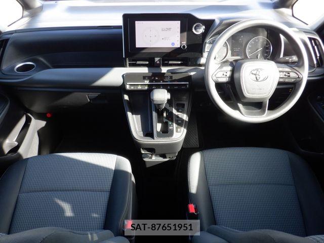 Toyota NOAH 2023-07 8830800-1