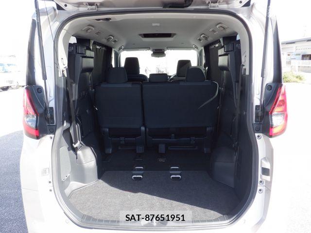 Toyota NOAH 2023-07 8830800-7