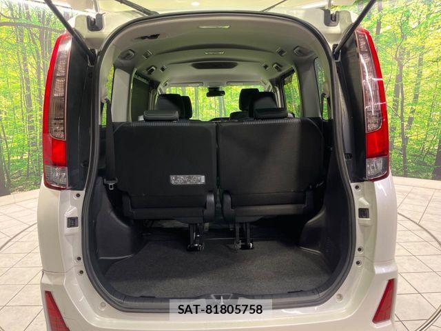 Toyota NOAH 2016-07 8830803-10